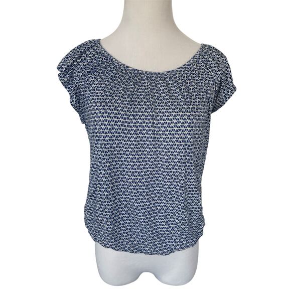 Old Navy Blue White Geometric Flutter Sleeve Elastic Waist Short Sleeve Blouse - Picture 1 of 3